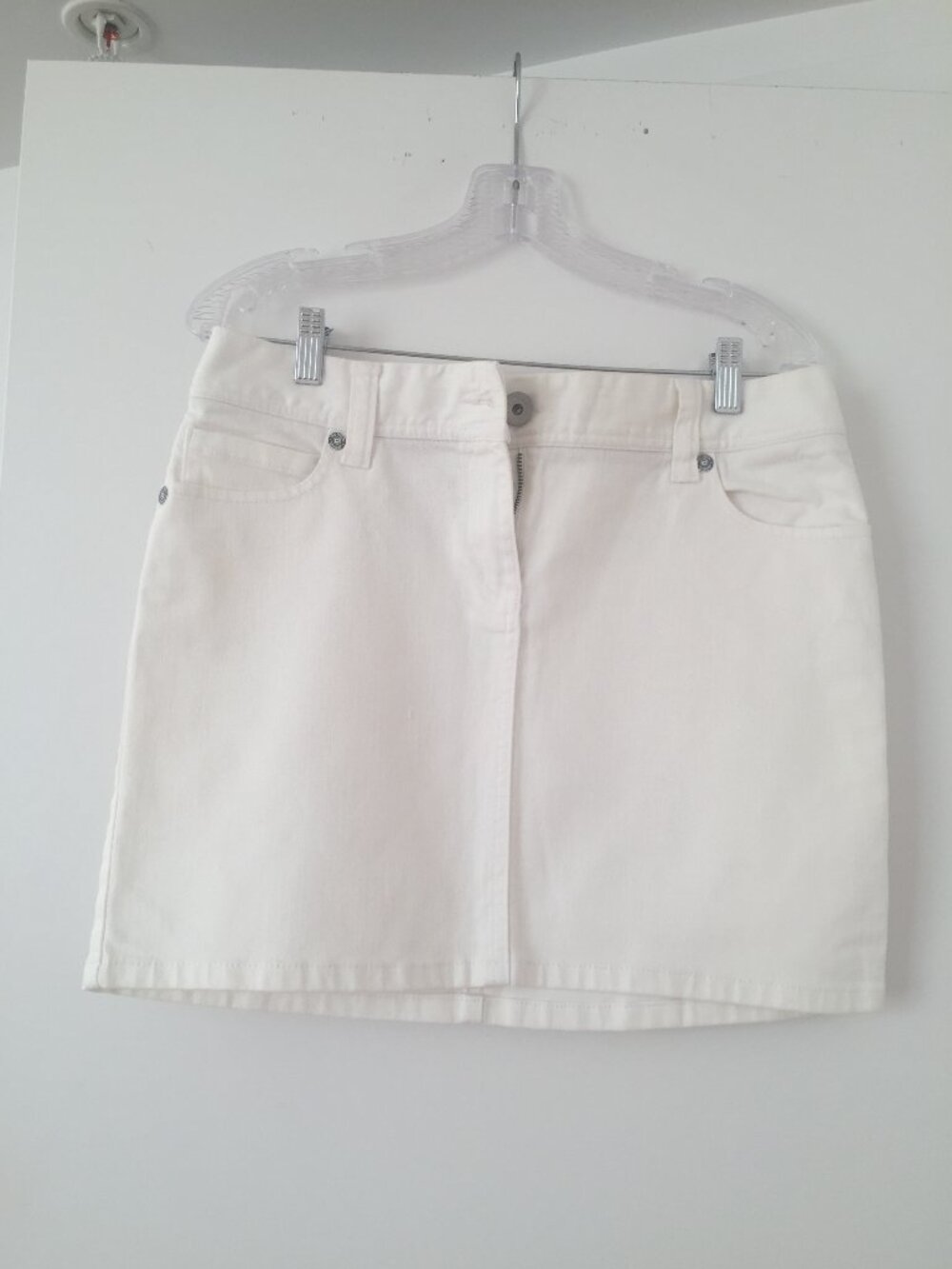 TOMMY HILFIGER JEAN MINI SKIRT, SZ. 4